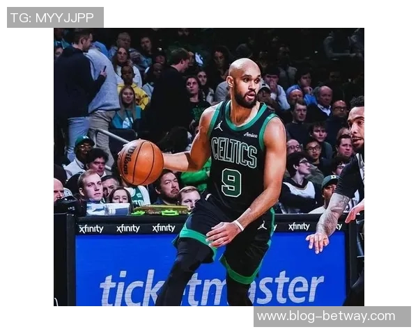 球队人手不足仍坚持替补出战托马斯对此态度冷淡不愿评论