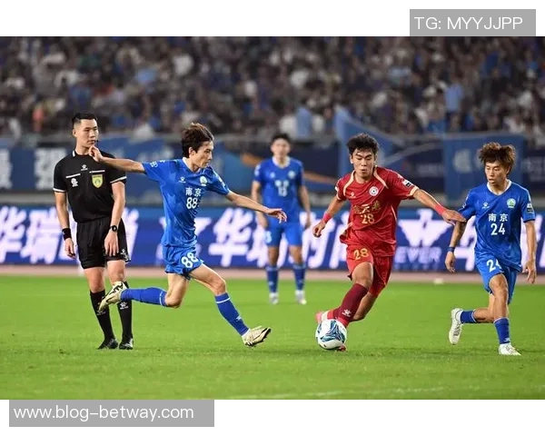 南京足协超级联赛即将开赛选拔明年苏超潜力球员